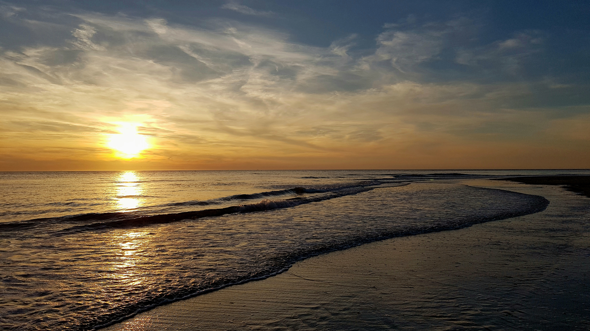 Zondag aan Zee bij Strandhotel Golfzang - Hotel in Egmond